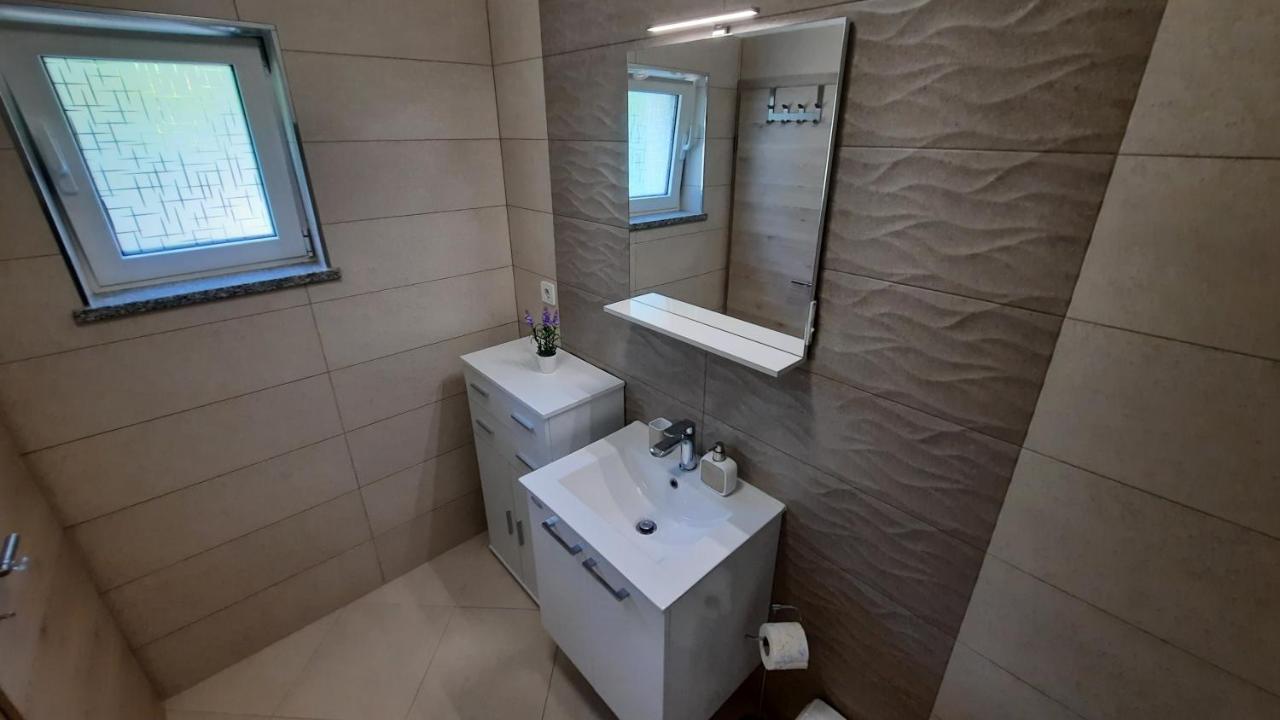 Apartman Ela Donji Rukavac Extérieur photo